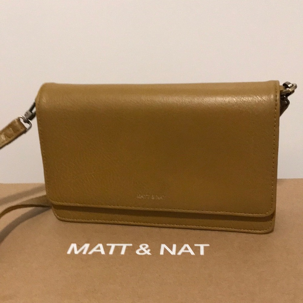 Matt & Nat mustard cross body purse 👜